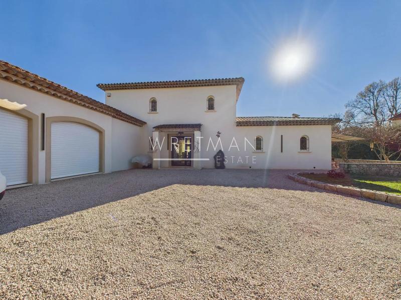 Villa - 252 m² - 6 pièces
