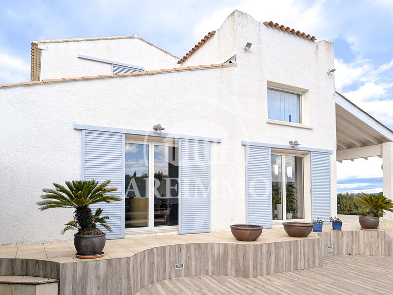 Maison - 210 m² - 8 pièces