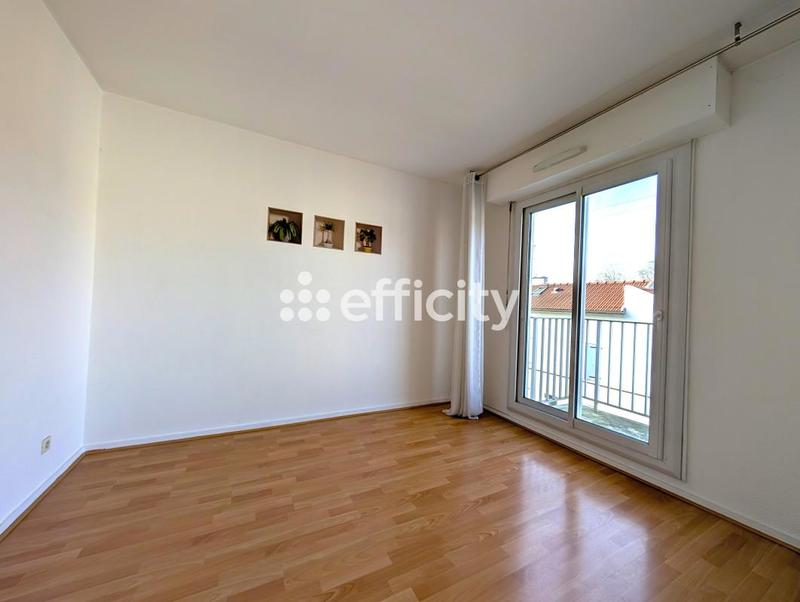 Appartement - 92 m² - 5 pièces