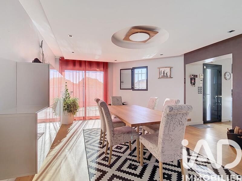 Maison - 136 m² - 6 pièces