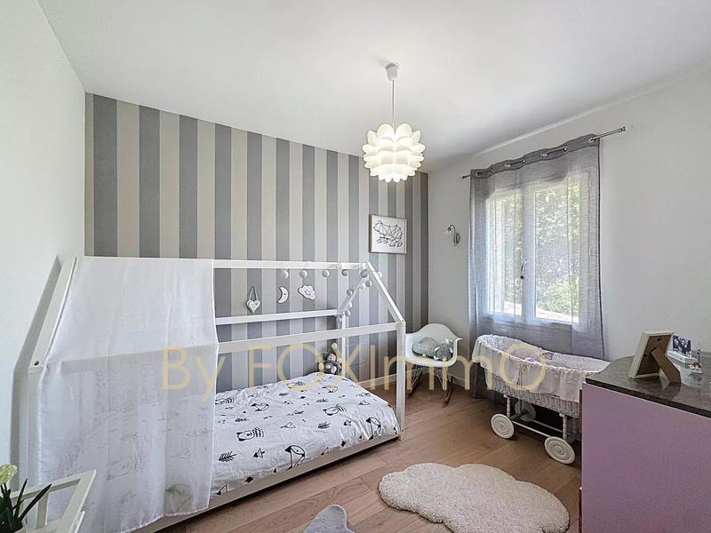 Maison - 230 m² - 6 pièces