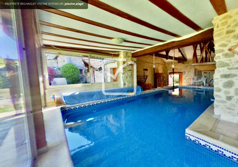 Maison - 254 m² - 7 pièces