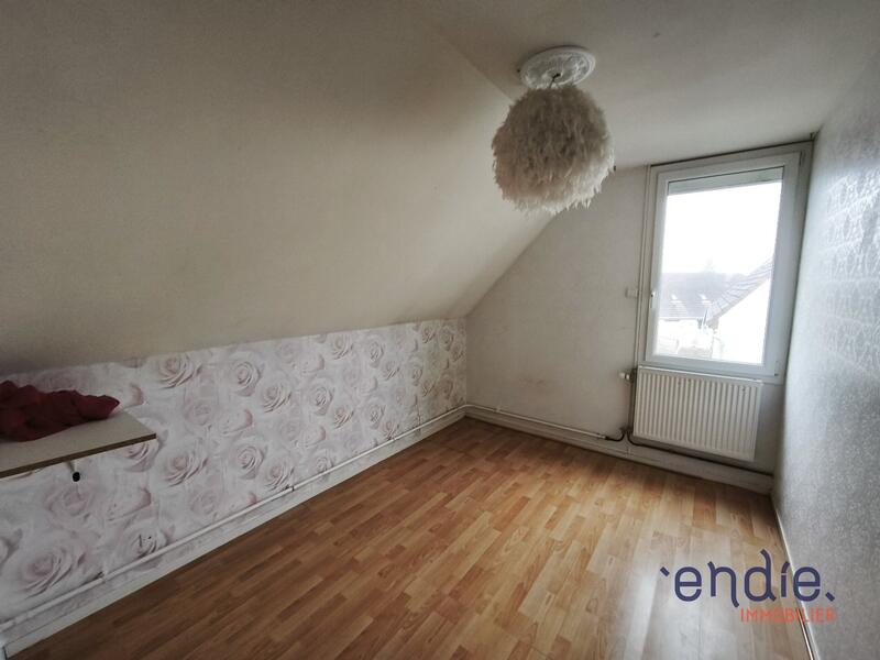 Maison - 95 m² - 6 pièces