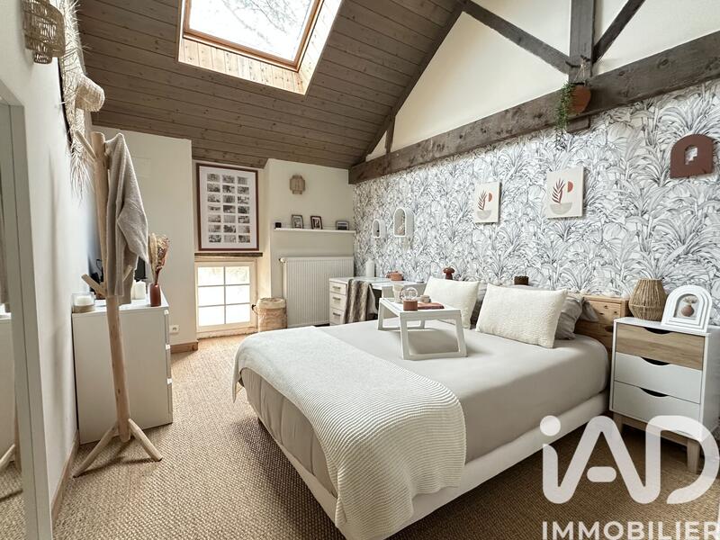 Maison - 256 m² - 10 pièces