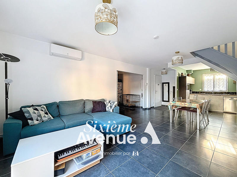 Maison - 101 m² - 5 pièces