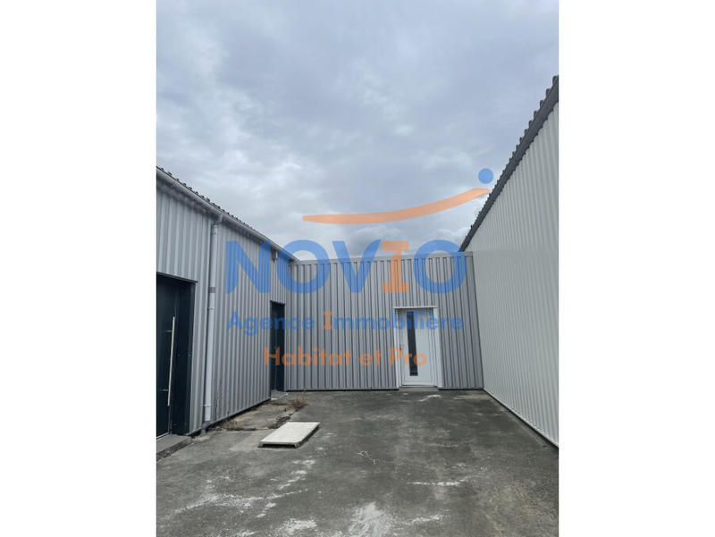 Bureau - 128 m² - 1 pièce