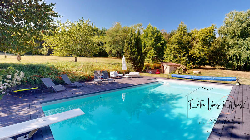 Maison ancienne - 274 m² - 14 pièces