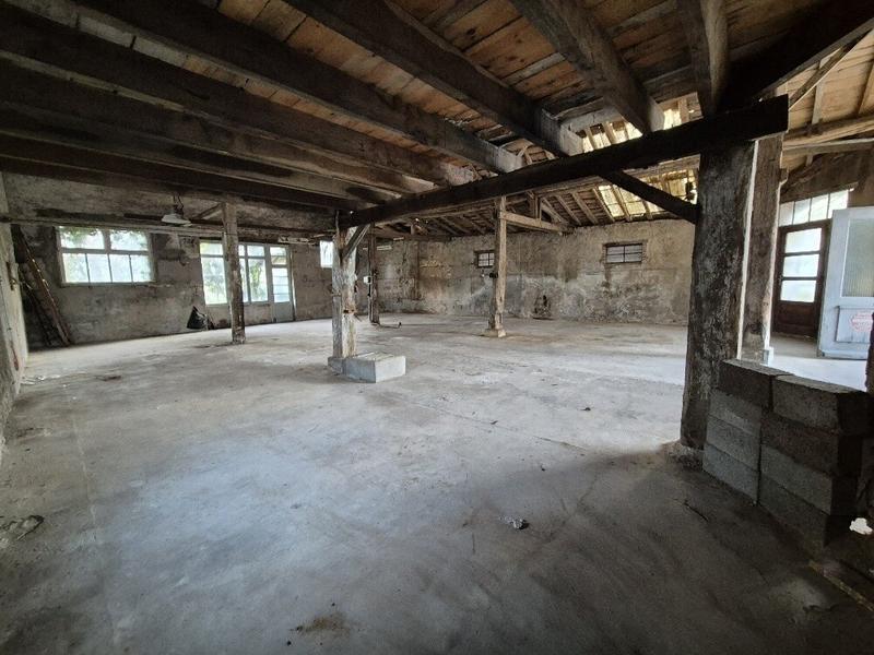 Maison - 215 m² - 2 pièces