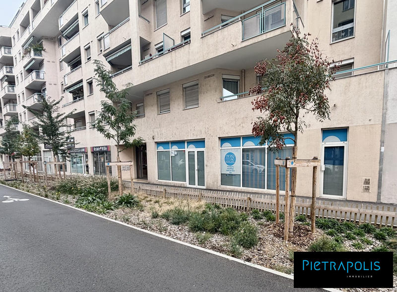 Bureau - 128 m² - 1 pièce