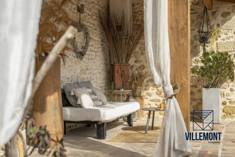 Maison - 284 m² - 9 pièces