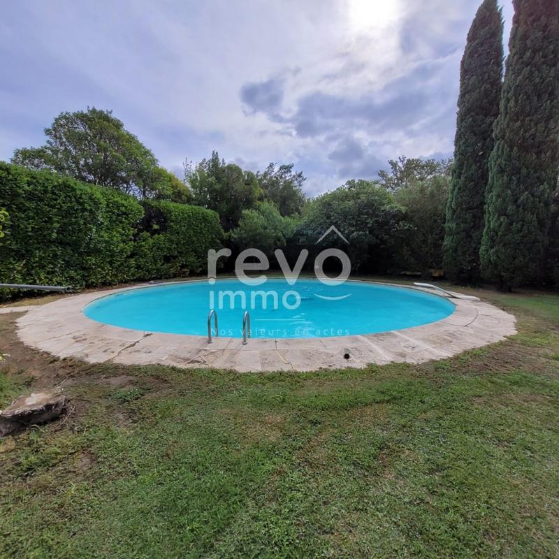 Maison - 190 m² - 8 pièces