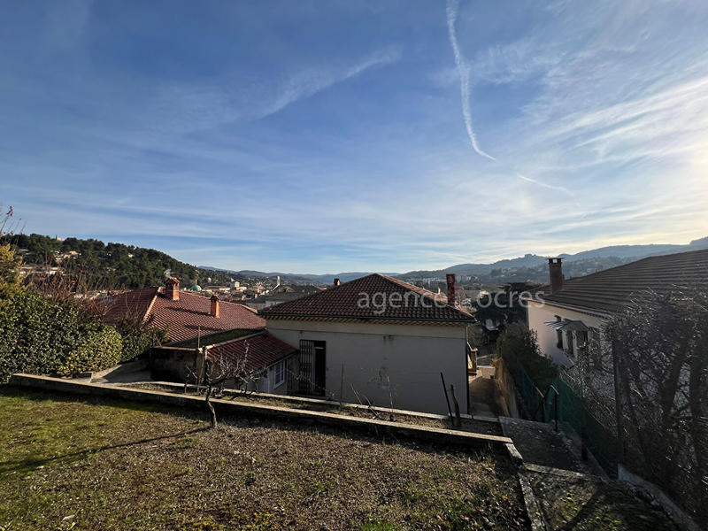 Maison - 180 m² - 7 pièces