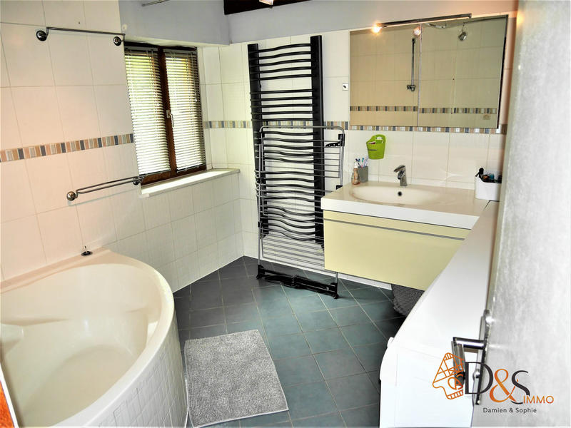 Maison - 80 m² - 5 pièces