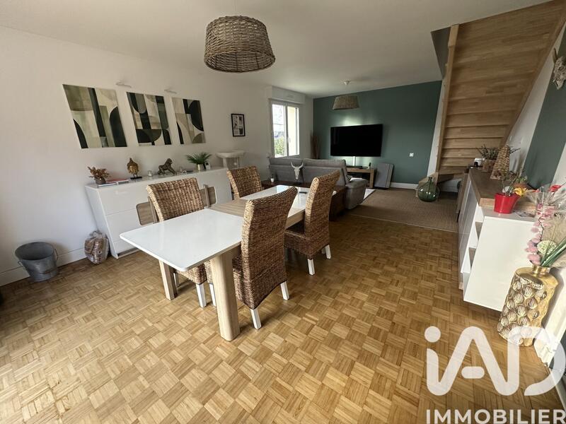 Maison - 93 m² - 5 pièces