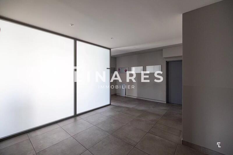 Local commercial - 117 m² - 5 pièces