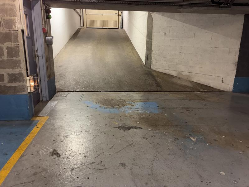 Parking / Garage - 12 m²