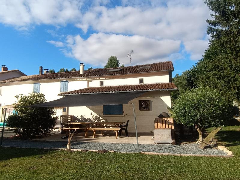 Maison - 200 m² - 7 pièces