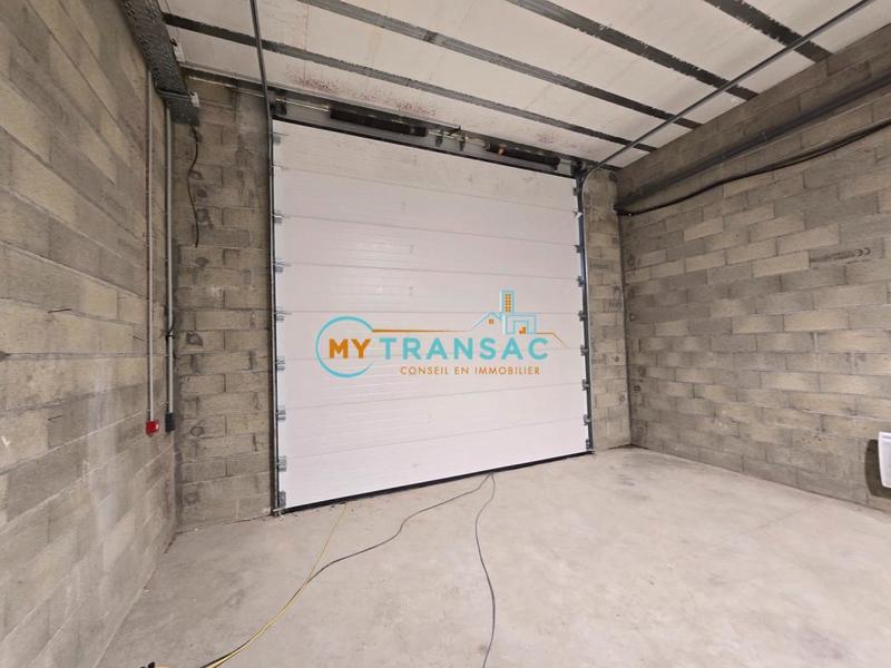 Local d'activité / Entrepôt - 270 m²