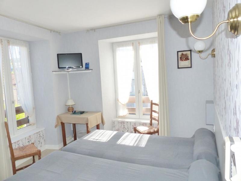 Maison - 710 m² - 13 pièces