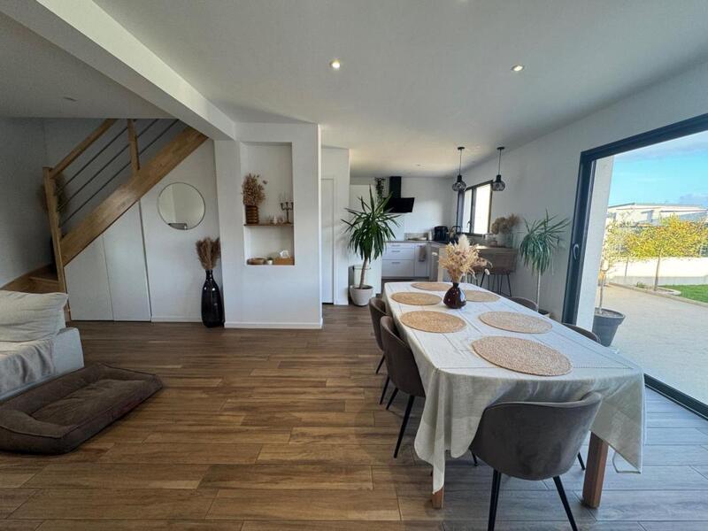 Maison - 96 m² - 5 pièces