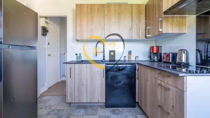 Appartement - 95 m² - 5 pièces