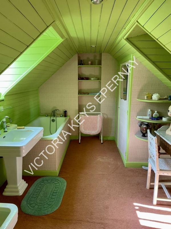 Propriété - 289 m² - 11 pièces