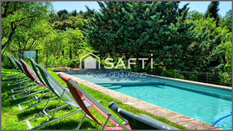 Maison - 591 m² - 22 pièces