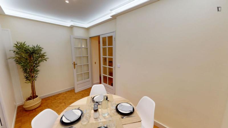 Chambre - 11 m² - 4 pièces