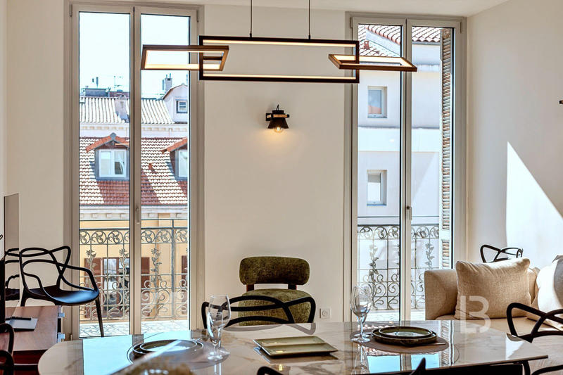 Appartement - 85 m² - 4 pièces