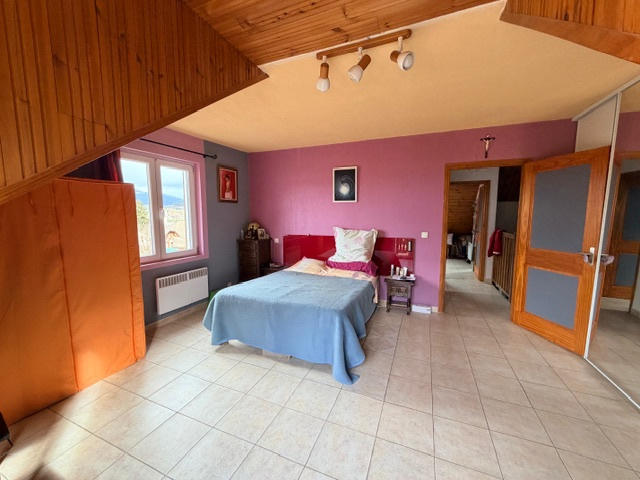 Maison - 93 m² - 4 pièces