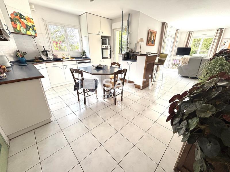 Maison - 137 m² - 6 pièces