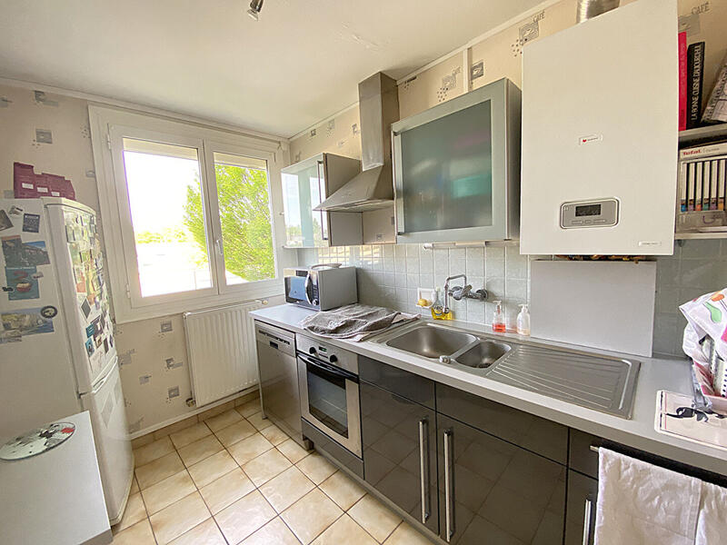 Appartement - 81 m² - 3 pièces