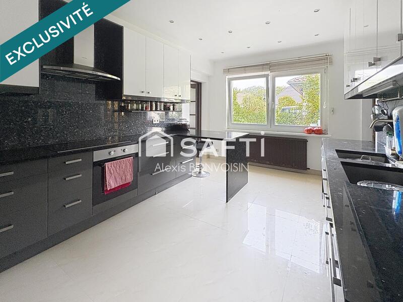 Maison de maîtres - 330 m² - 15 pièces