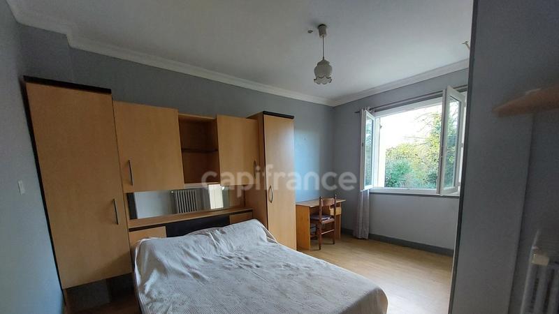 Maison - 230 m² - 12 pièces