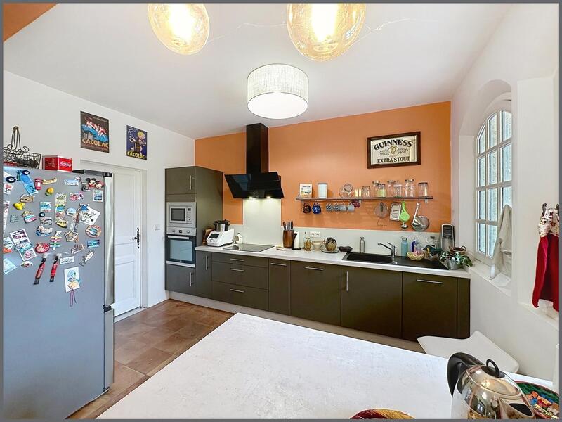 Maison - 200 m² - 6 pièces