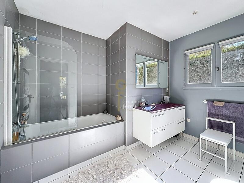 Maison - 162 m² - 7 pièces