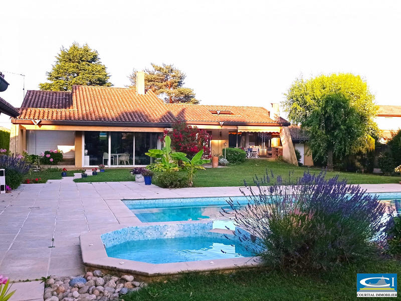 Villa - 250 m² - 7 pièces