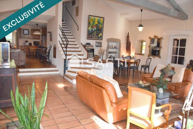 Maison - 344 m² - 11 pièces