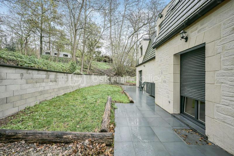 Villa - 185 m² - 10 pièces