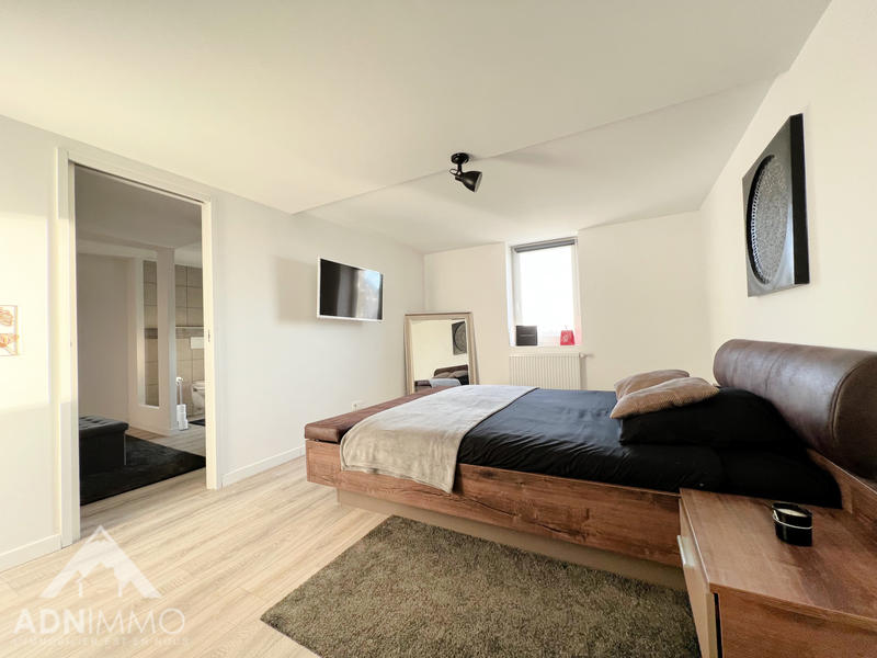 Maison - 290 m² - 8 pièces