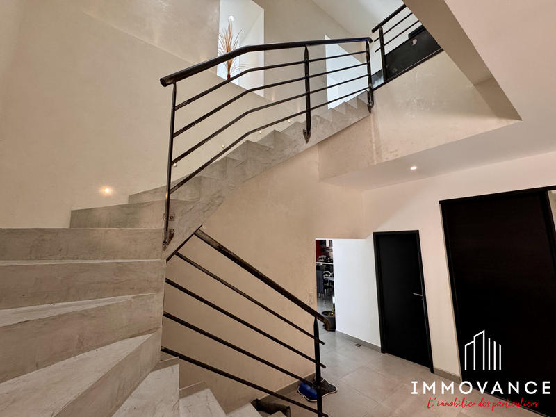 Bastide - 338 m² - 8 pièces