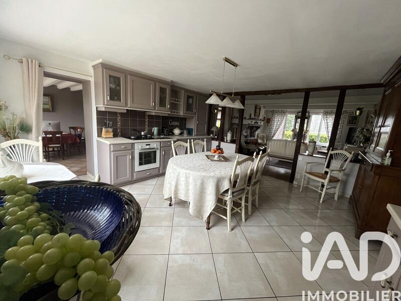 Maison - 227 m² - 7 pièces