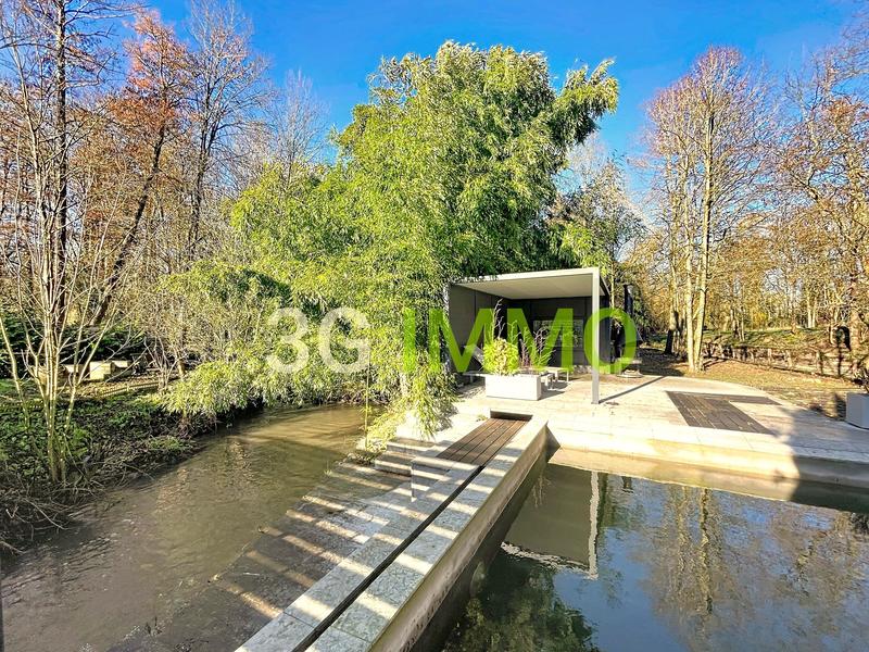 Moulin - 720 m² - 11 pièces