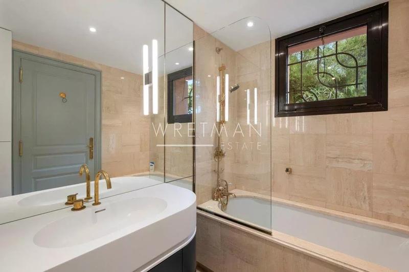 Appartement - 146 m² - 4 pièces