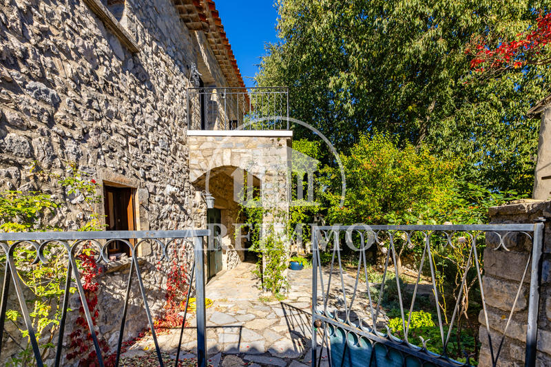 Maison - 208 m² - 7 pièces