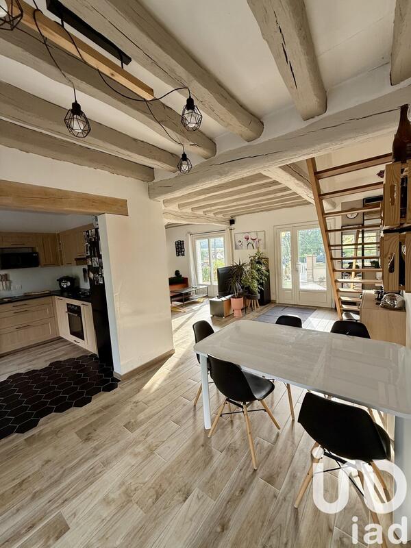 Maison - 141 m² - 6 pièces