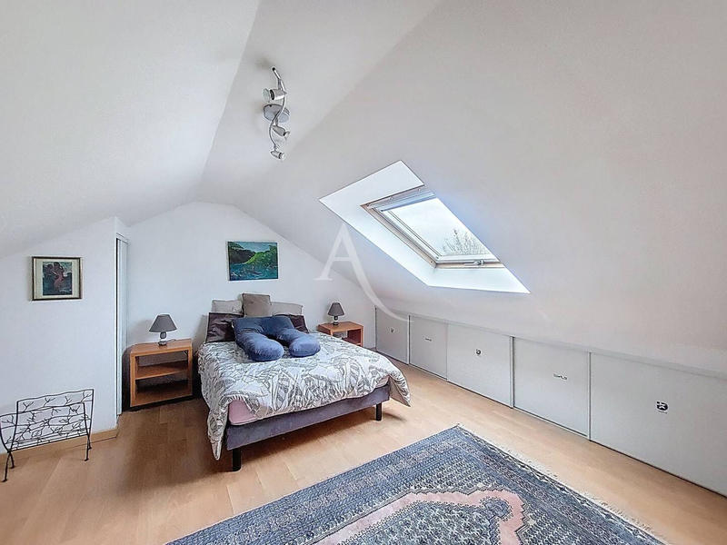 Maison - 149 m² - 7 pièces