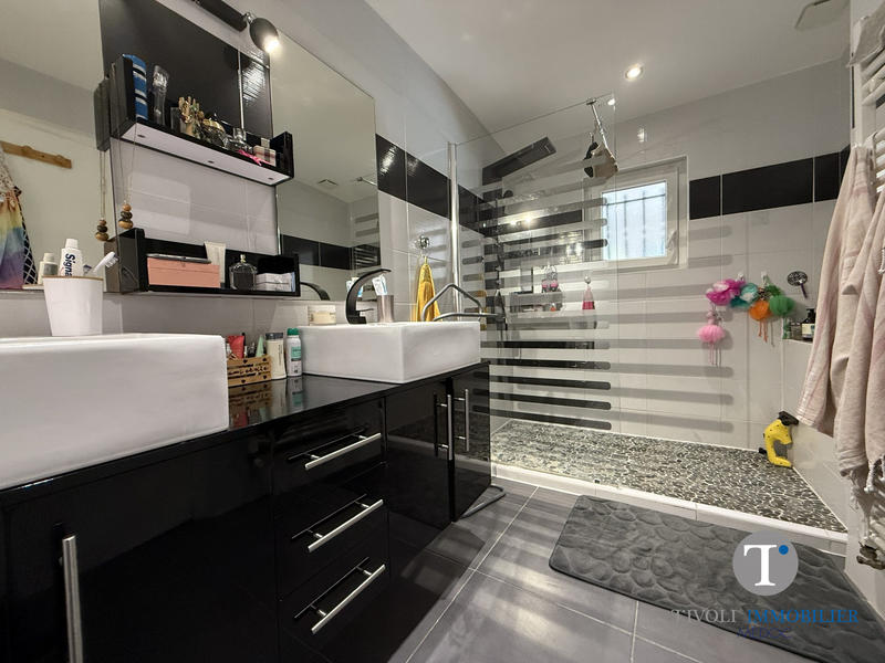 Maison - 101 m² - 5 pièces