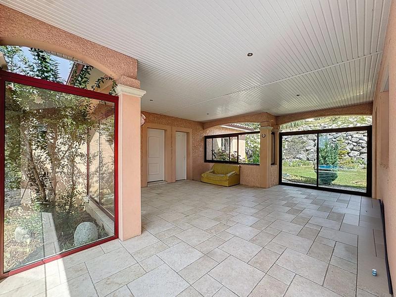 Maison - 161 m² - 5 pièces