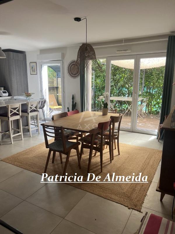 Maison jumelée - 92 m² - 4 pièces